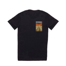 'Lonely Desert Road A Thousand Miles From Nowhere' landscape painting T Shirt