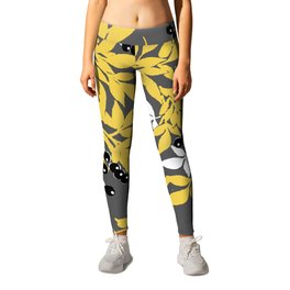 TREE BRANCHES YELLOW GRAY  AND BLACK LEAVES AND BERRIES Leggings
